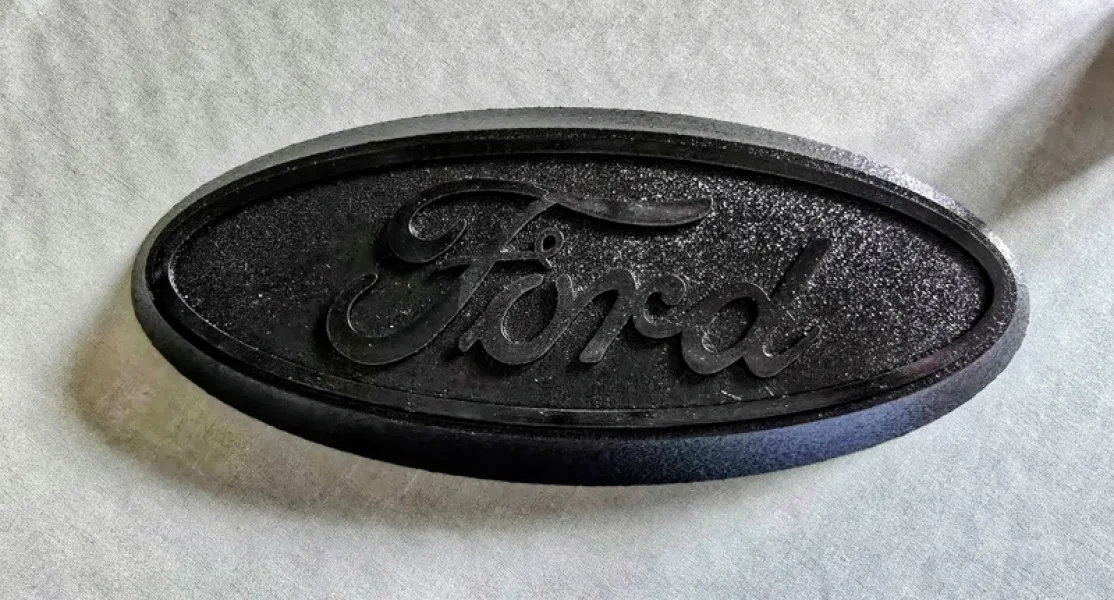 2019-26 	FORD Bronco & Sport	REAR OVAL- BLACK		