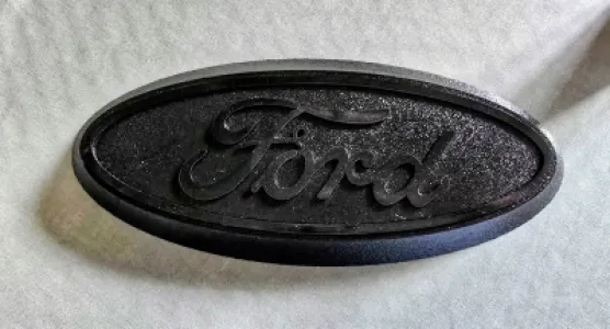 2019-26 	FORD Bronco & Sport	REAR OVAL- BLACK		