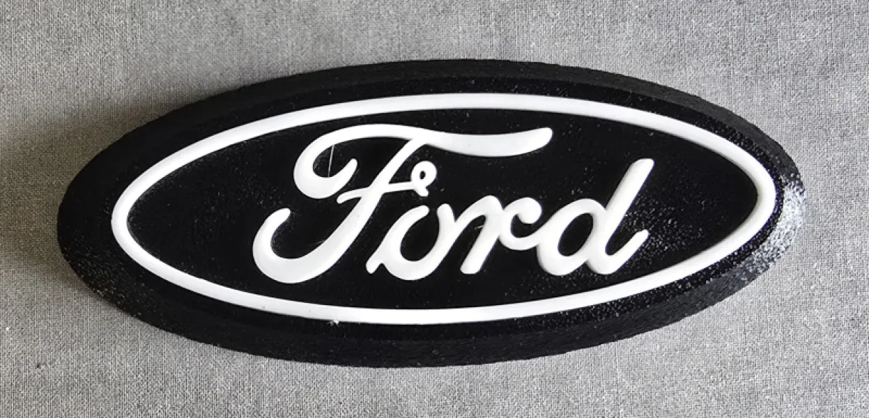2019-26	FORD	BRONCO & SPORT	REAR OVAL BLACK & WHITE	