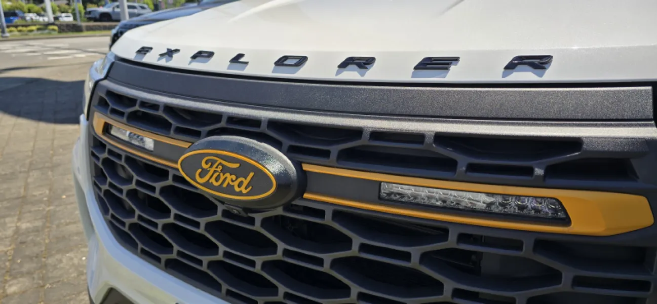 2019-26 Ford Explorer black & Gold front and rear oval