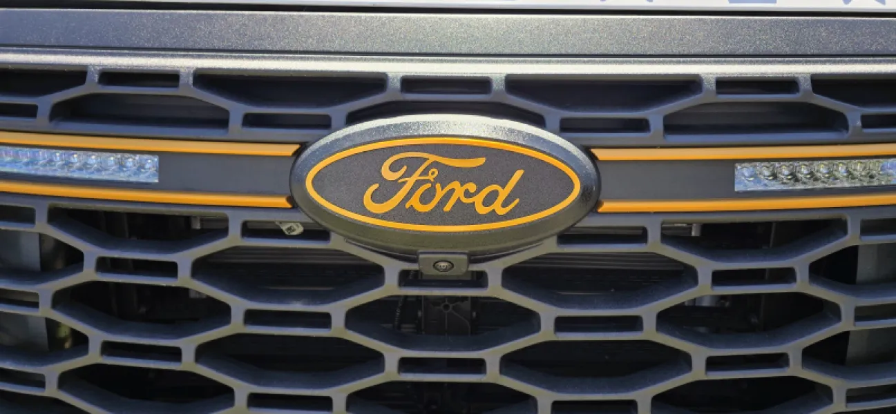 2019-26 Ford Explorer black & Gold front and rear oval