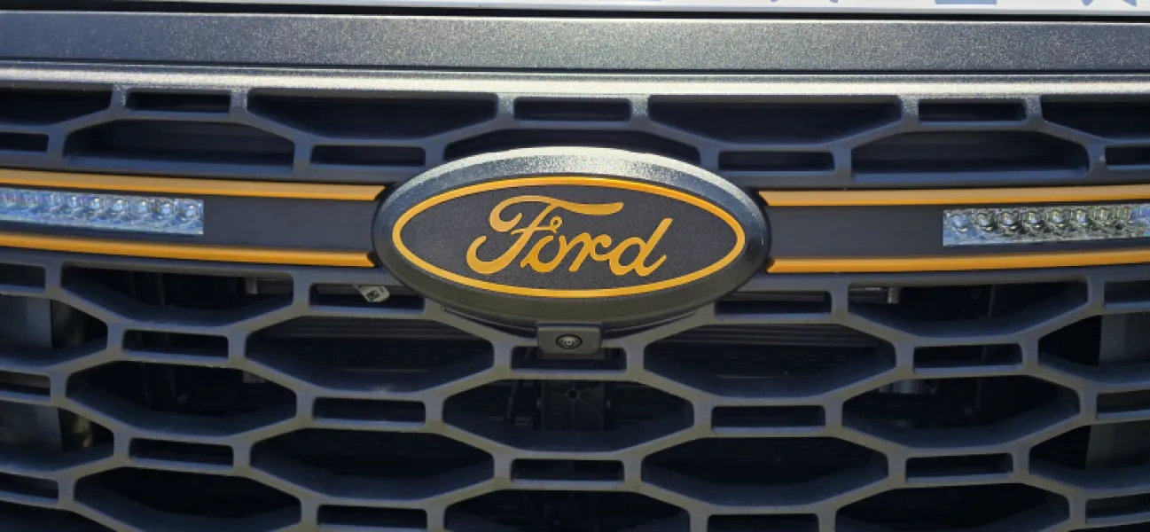 2019-26 Ford Explorer black & Gold front and rear oval