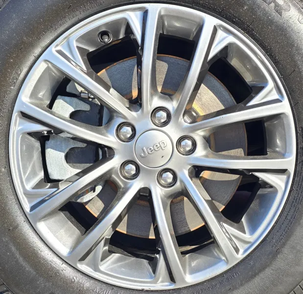 2019-23 Cherokee 17" wheel decals JeChV5