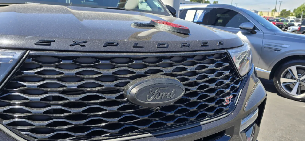 2019-26 Ford Explorer black front and rear oval