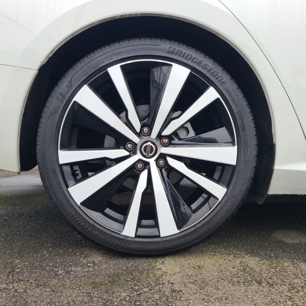 NISSAN Altima 19" rim decals NiAlV8